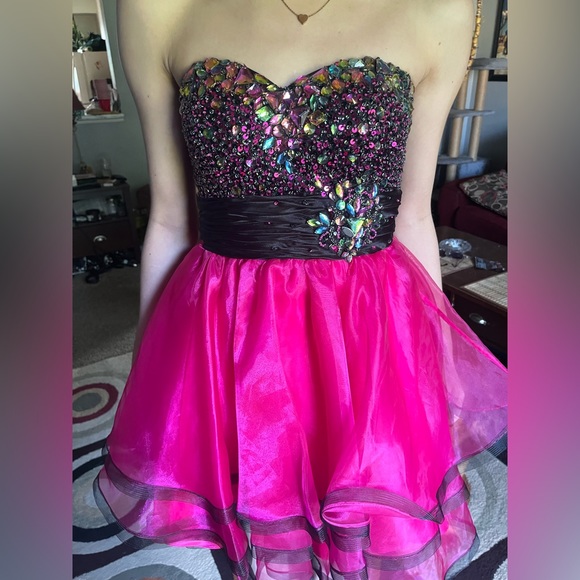 Grad dress - Picture 1 of 2